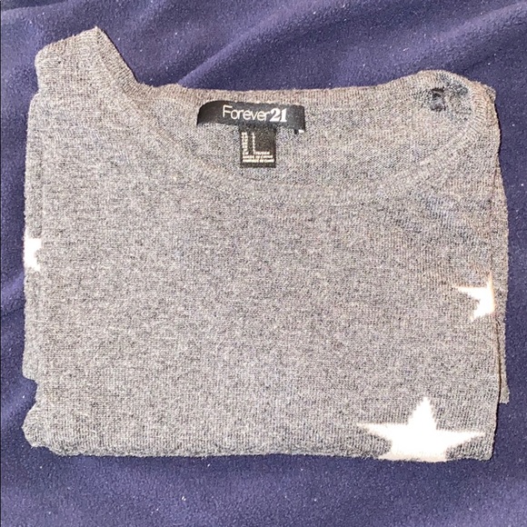 Sweater from Forever 21 - Picture 2 of 3